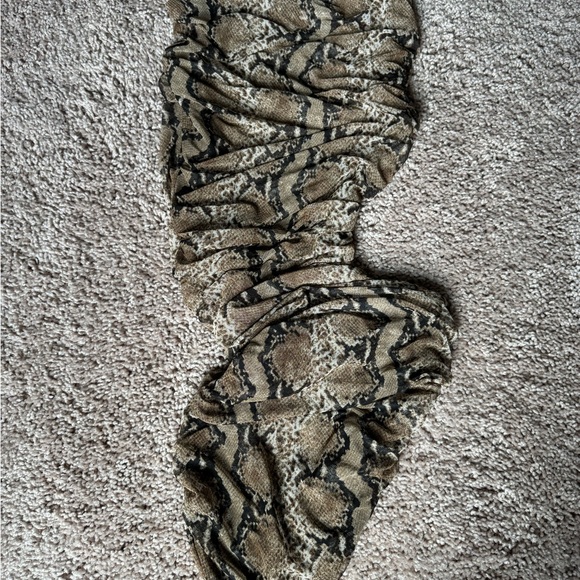 Swimsuit cover up - Picture 4 of 4